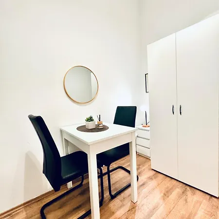 Apartamento Charming 5br Shared Apt, Minutes From Atzgersdorf *