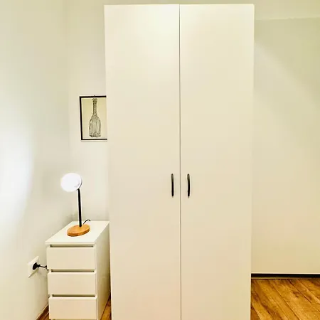 Apartamento Charming 5br Shared Apt, Minutes From Atzgersdorf Viena