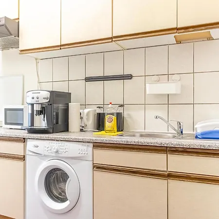 Apartment Homely Near Millenium Tower *