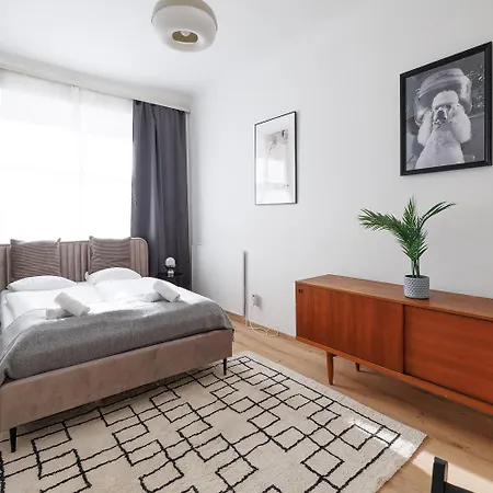Hauptbahnhof Lofts Apartment