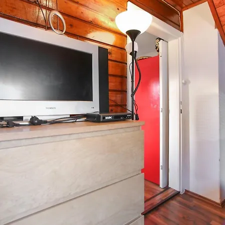 Penzion In House - Charming Retreat With Garden Metro Access