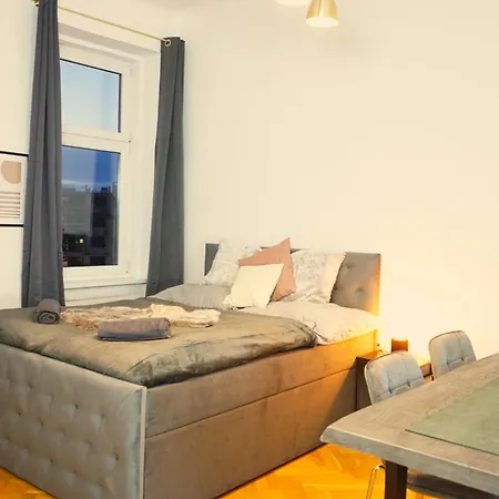 Vienna Home Stay Apartments *