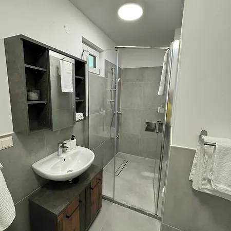 Apartmanhotel Infinity *