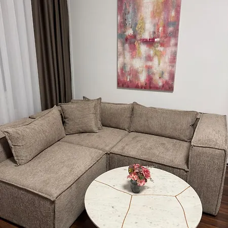 New! Centrally Located 5 Apartmán