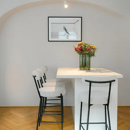 Apartamento Boutique For 4-6 At Mq *