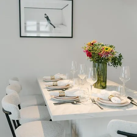 Boutique For 4-6 At Mq * Viena