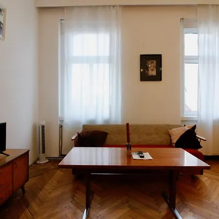Apartment Bright Elegant Flat In Center