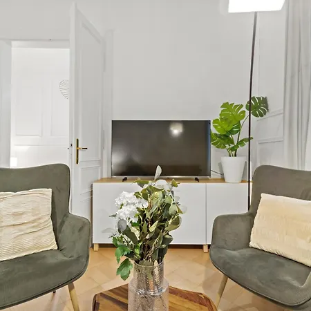 Long Term I 2 Min To U1 Columbusplatz I High Speed Wifi Апартаменты *