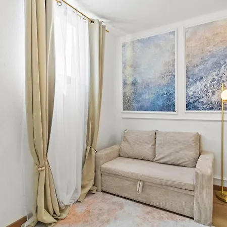 Apartment Art Bi *