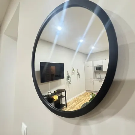 Wohnen Im Kunstwerk Neben Hundertwasserhaus L Hg4 *