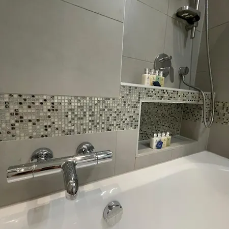 Chic Parisienne A - French Flair In The Heart Of * Vienna