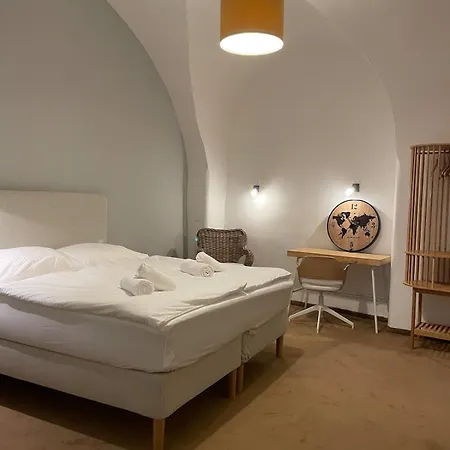 Historical Flair With Two Bedrooms Apartman *