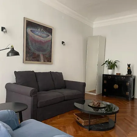 Apartman Historical Flair With Two Bedrooms *