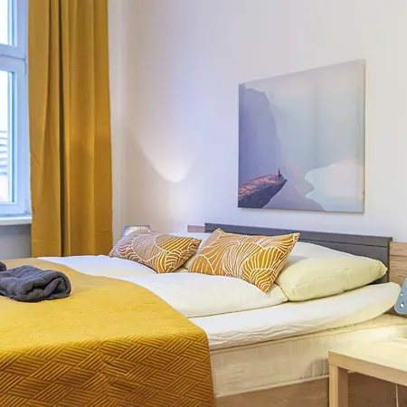 Chic 1br Well Connected To The Whole *