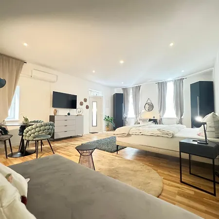 Apartment Schritte Entfernt Vom Hundertwasserhaus L Hg3 *
