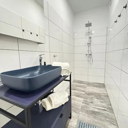 Schritte Entfernt Vom Hundertwasserhaus L Hg3 Apartment *