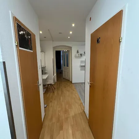 Comfy 1-bedroom Apartment, 10 Min To Westbahnhof Apartment