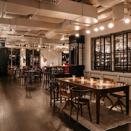 维也纳鲁比利西酒店 4*