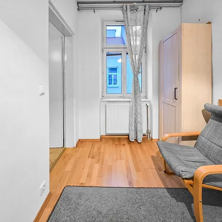 Three-bedroom, Three King-size Bed Retreat