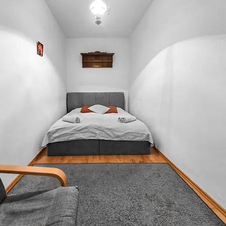 Three-bedroom, Three King-size Bed Retreat Apartament Wiedeń