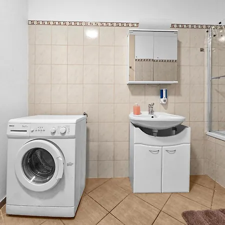 Apartament Three-bedroom, Three King-size Bed Retreat *