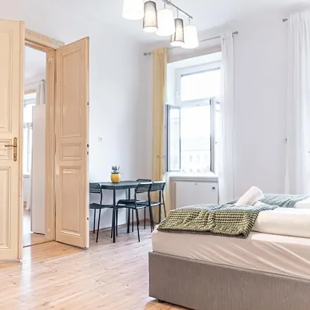 Affordable 2 Apts For 16p 4br Great For Families * Vídeň