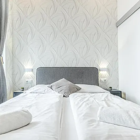 Shopping Paradise 9br Complex Ideal For 22 People Apartment Wien