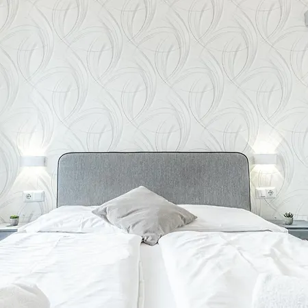 Shopping Paradise 9br Complex Ideal For 22 People Wien