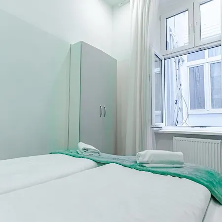 Shopping Paradise 9br Complex Ideal For 22 People * Wien