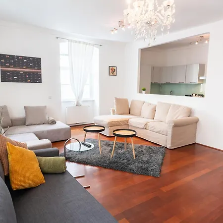Premium - La Belle Vie Apartment