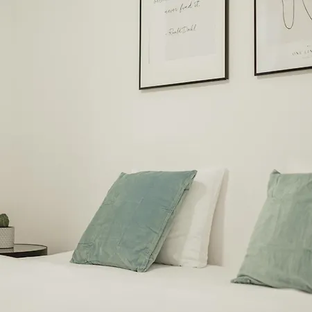 Luxury Designer In Center Of Apartmán *