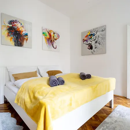 Apartamento In Viennese Old Building