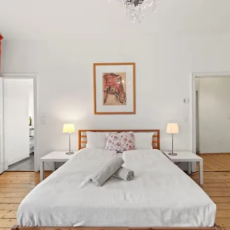 Chic 1-br - Perfect Location Apartment *