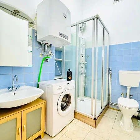 Apartament Comfy 1br For 4, 10min Transport To Stadthalle Viena