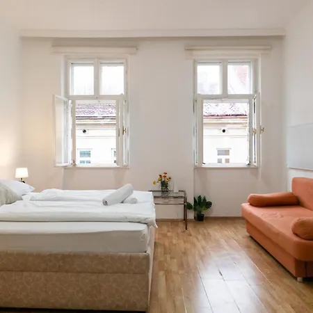 Apartment Budget - Near Wiener Stadthalle Ideal For Longstays