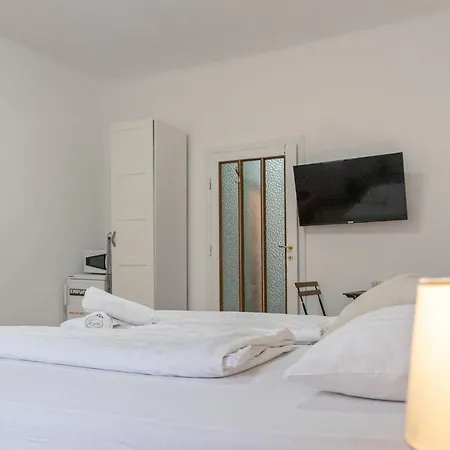 Apartment Budget - Near Wiener Stadthalle Ideal For Longstays