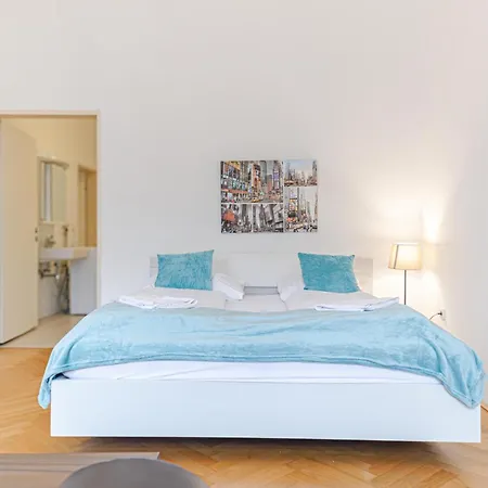 Amazing 2br Stay, Wiener Stadthalle Apartment