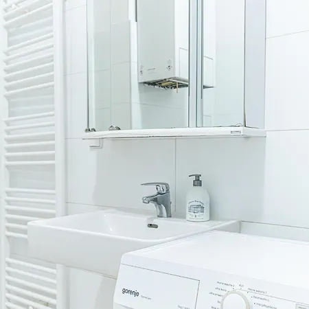 Amazing 2br Stay, Wiener Stadthalle Vienna