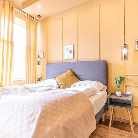 4br For 9p, Centrally Located In Viena