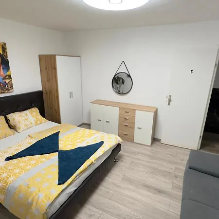 Exquisite In Shared With Garden & Parking * Viena