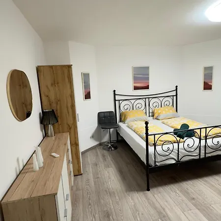 Apartment Exquisite In Shared With Garden & Parking *