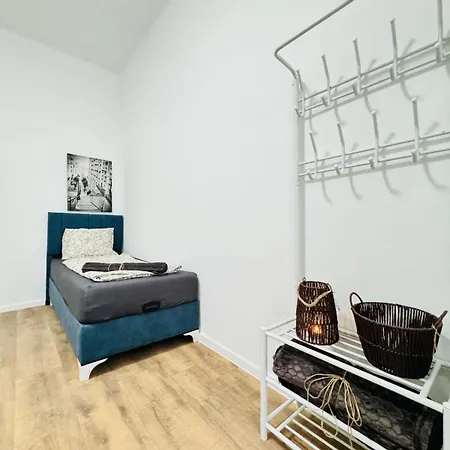 5br Apartment, Only 10min Walk To Matzleinsdorfer Platz Apartment