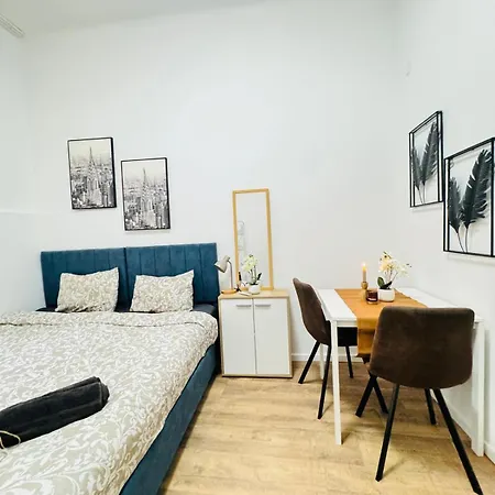 Apartment 5br Apartment, Only 10min Walk To Matzleinsdorfer Platz *