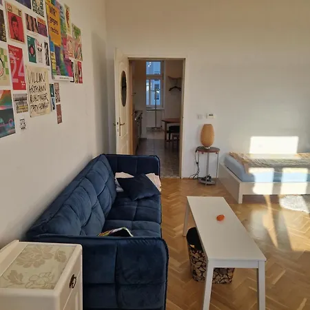 Beautiful Flat Overlooking A Great Park Apartment