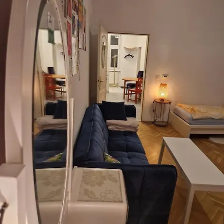 Beautiful Flat Overlooking A Great Park Apartment Vienna