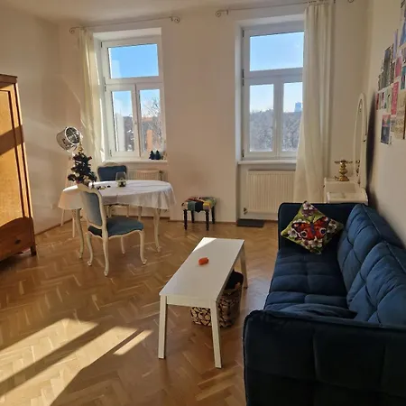 Beautiful Flat Overlooking A Great Park Vienna