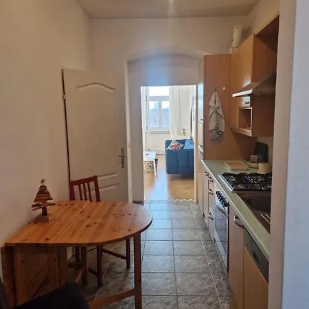 Beautiful Flat Overlooking A Great Park Apartment *