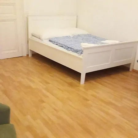 Quiet Comfort: 1 Bedroom With Style *