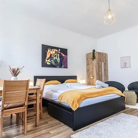 Apartamento Explore Vienna: 1br Retreat Near Westbahnhof