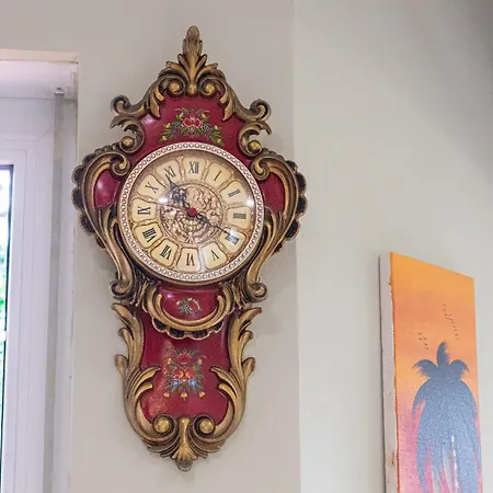Exquisite In Shared With Garden & Parking *
